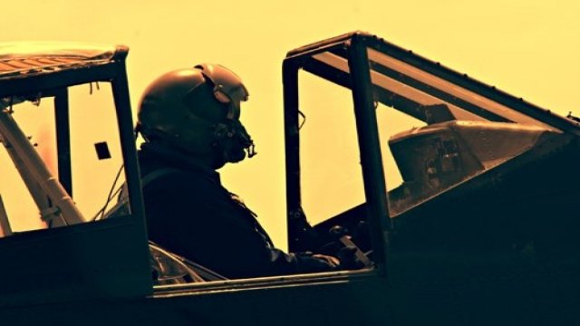 Watch Legends of Airpower Online