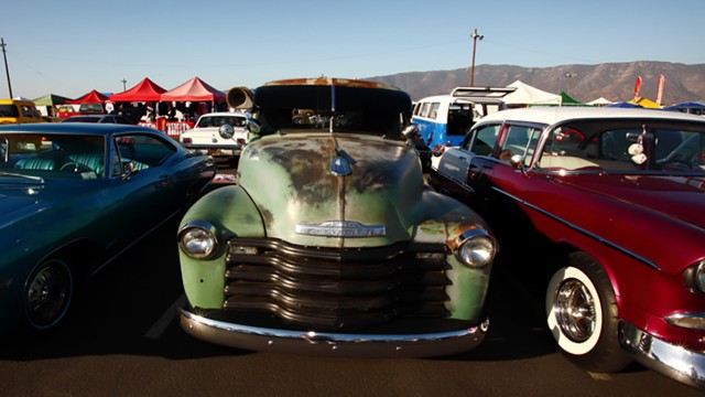 Watch Swap Meet Showdown Online