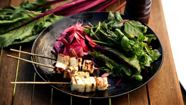 Watch Darren Robertson's Charcoal Kitchen Online