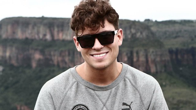 Watch Educating Joey Essex Online