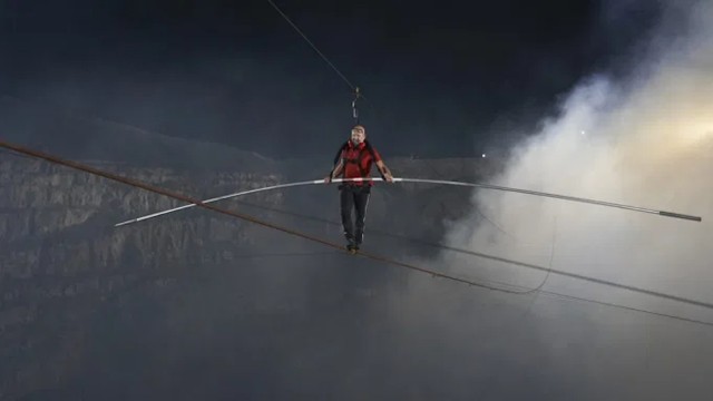 Watch Volcano Live! With Nik Wallenda Online