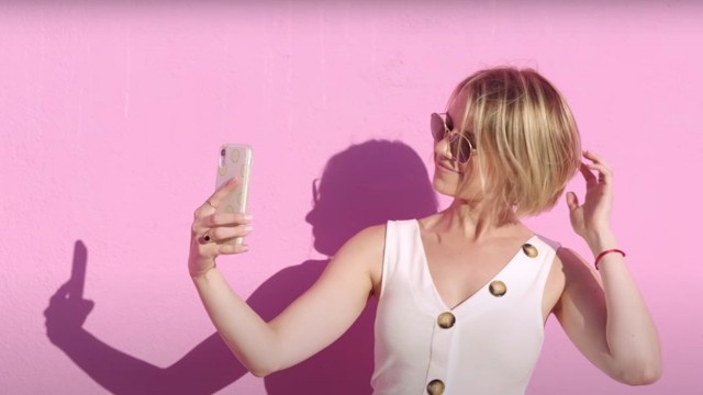 Watch Fake Famous Online