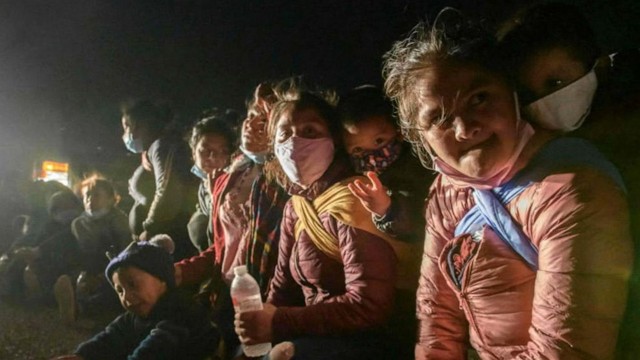 Watch Hope & Desperation: Emergency at the Border Online