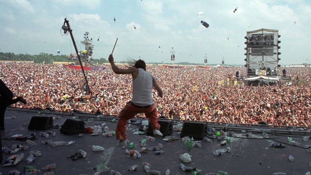 Watch Woodstock 99: Peace, Love, and Rage Online