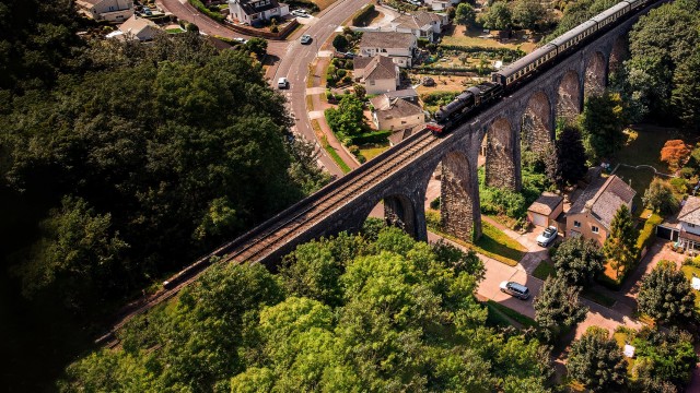 Watch Riding Britain's Railways Online