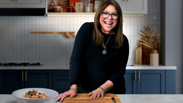 Watch Rachael Ray's Meals in Minutes Online