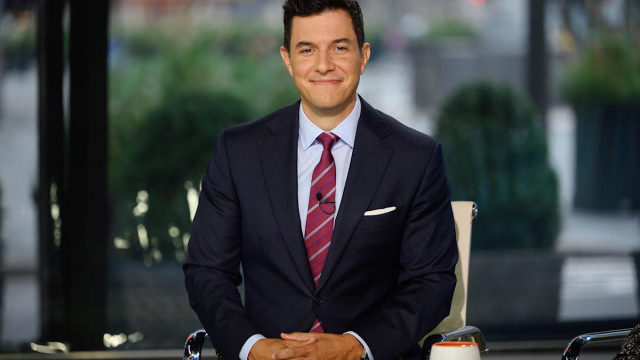Watch NBC Nightly News With Tom Llamas Online